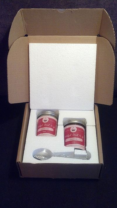 Mason jar packaging. Shipping mason jars as gifts with custom boxes.