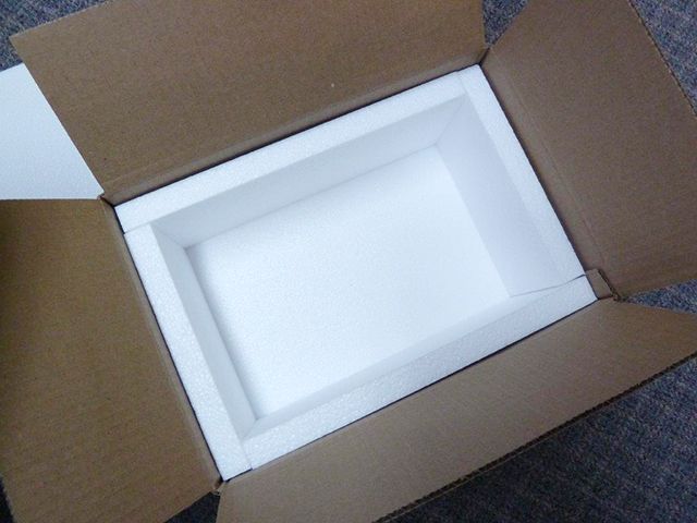 Insulated shipping boxes with insulating EPS foam. Great insulated box liners for shipping food.